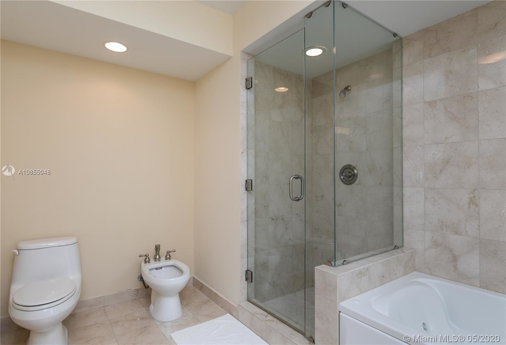 6365 Collins Ave - Photo 25