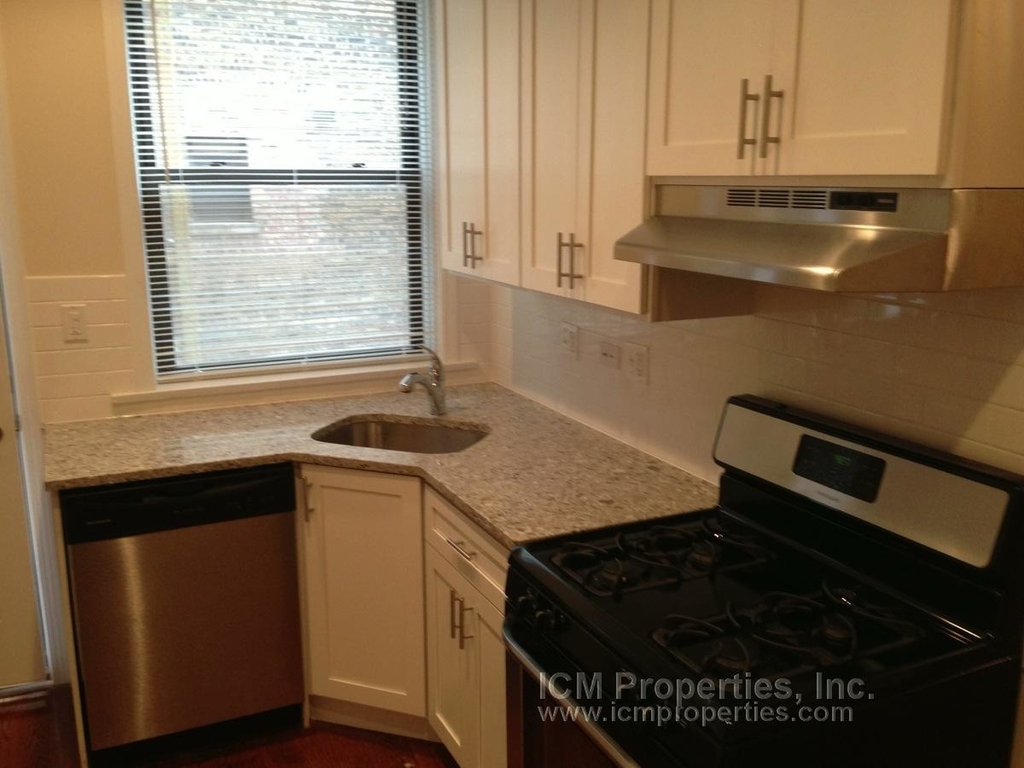 4651 Wolcott - Photo 2