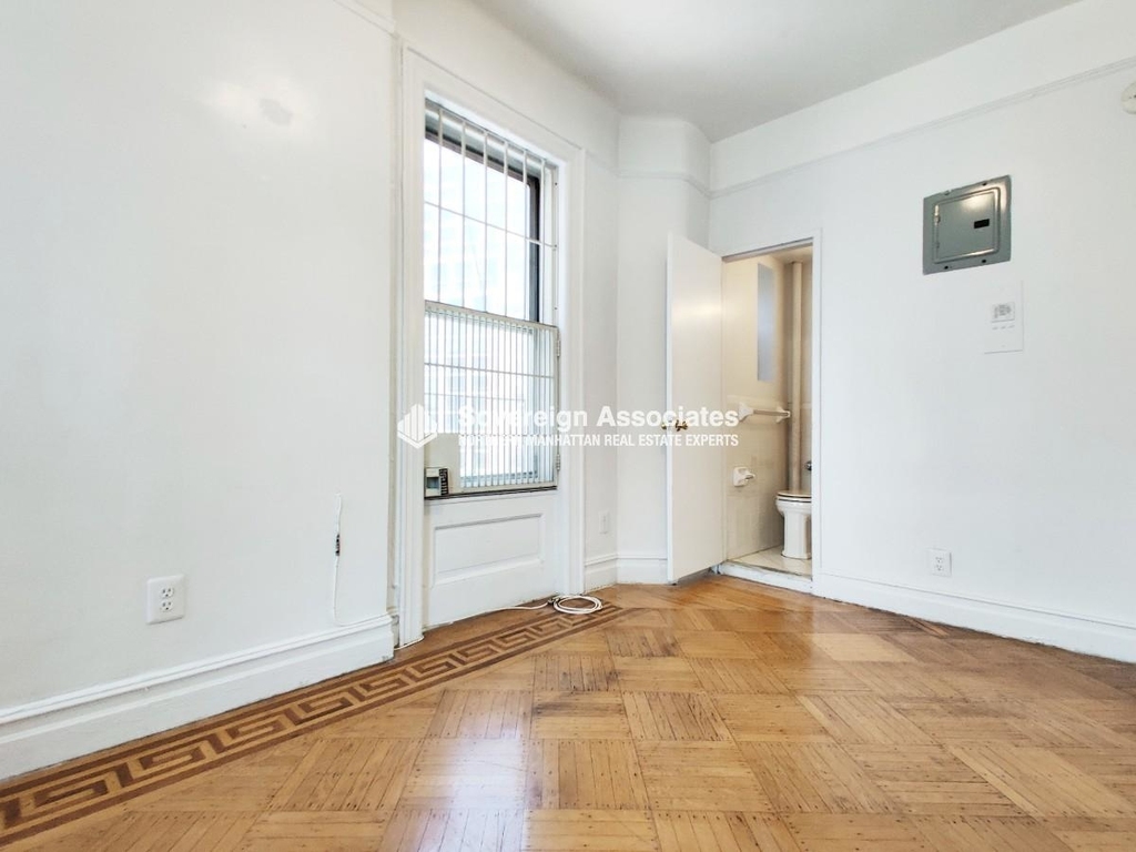 936 West End Avenue - Photo 3