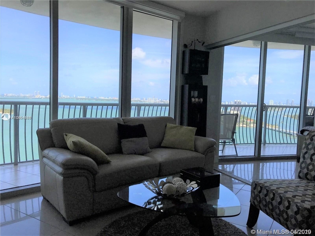 1750 N Bayshore Dr - Photo 3