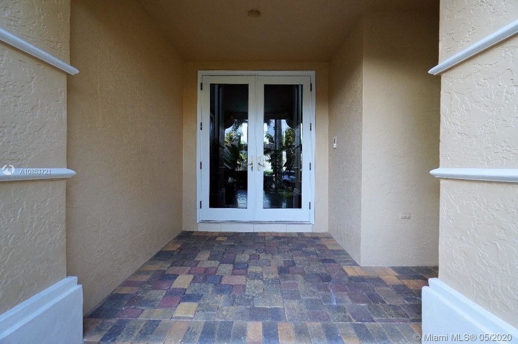 10997 Canary Island Ct - Photo 13