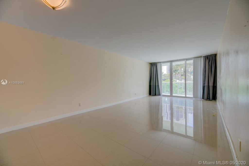 19370 Collins Ave - Photo 17