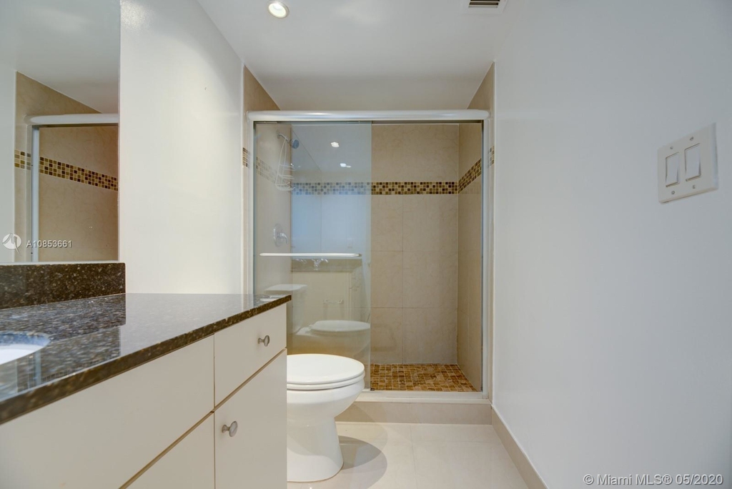 19370 Collins Ave - Photo 25