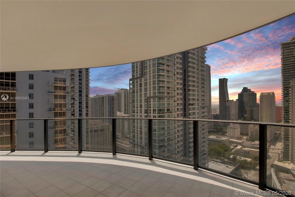 1000 Brickell Plz - Photo 37