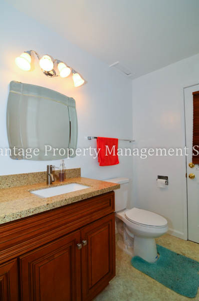 916 Crane Ave - Photo 2