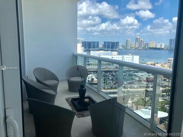 18101 Collins Ave - Photo 20