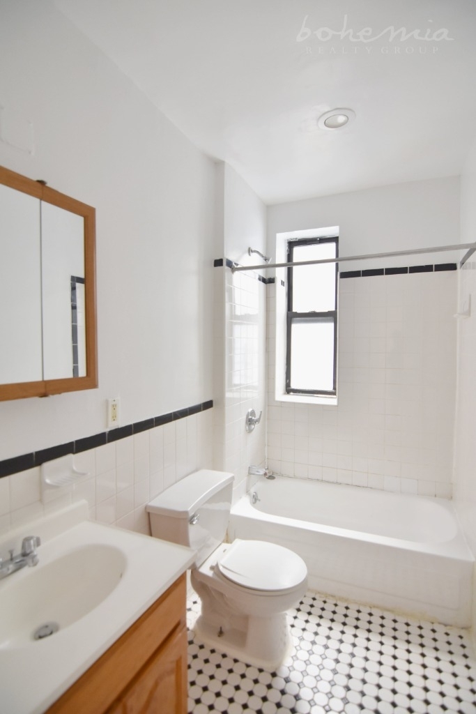 2492 Adam Clayton Powell Jr Boulevard - Photo 7