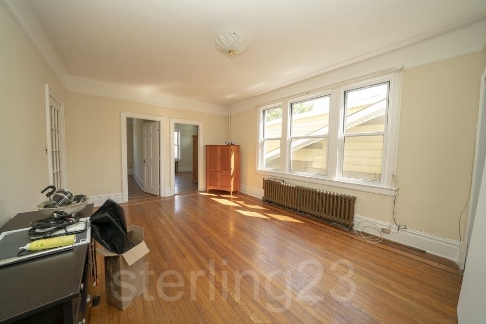 42-06 Ditmars Blvd - Photo 6