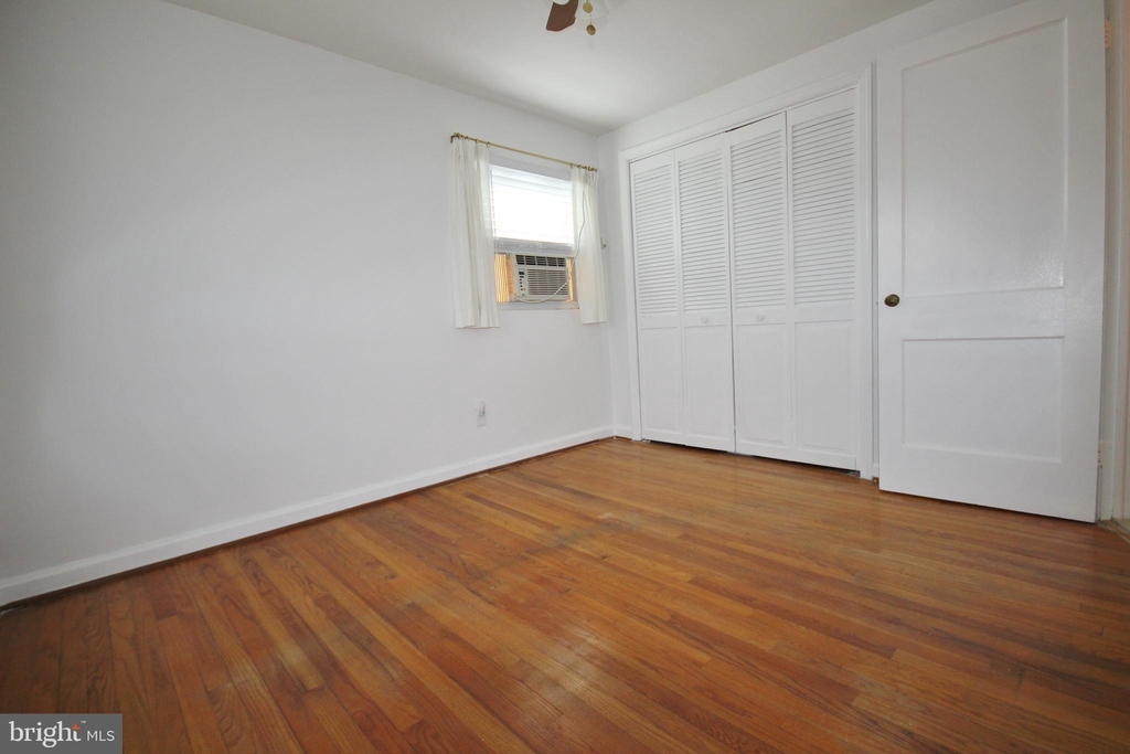 9 W Caton Avenue - Photo 34