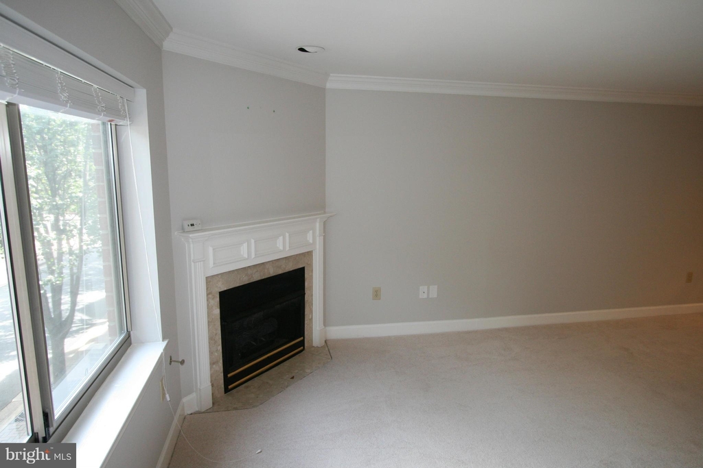 1050 Stuart Street - Photo 9