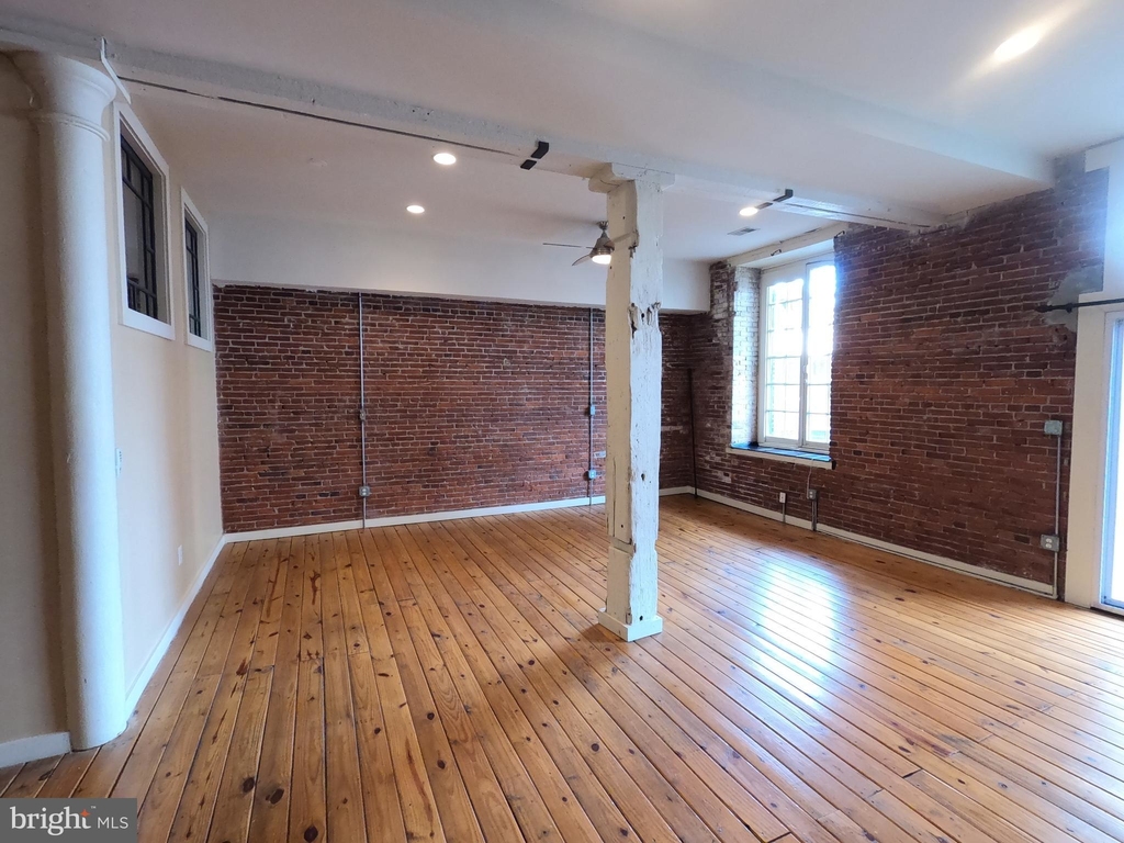 828 N Hancock Street - Photo 5