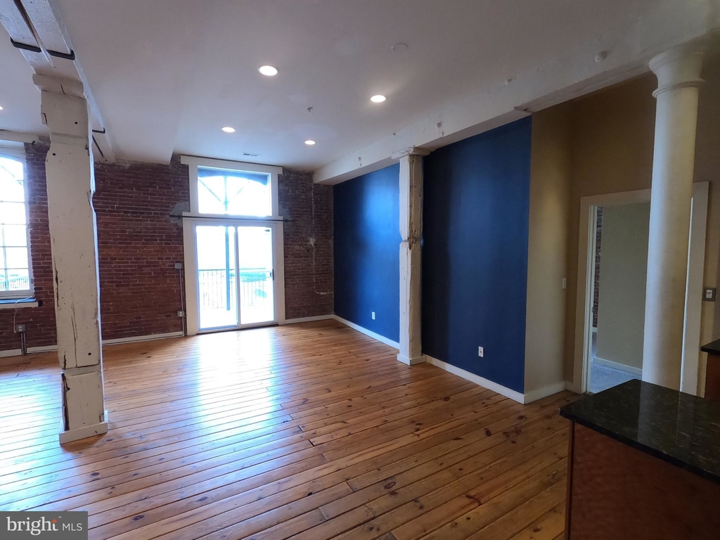 828 N Hancock Street - Photo 4