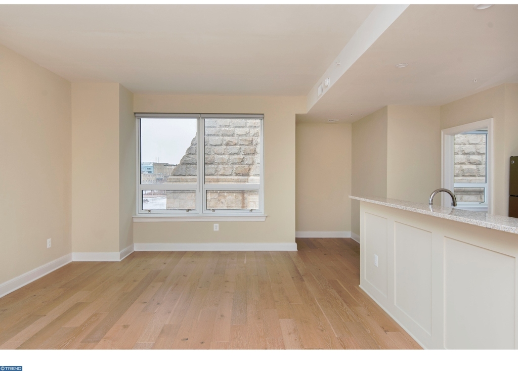 234 N Columbus Boulevard - Photo 23