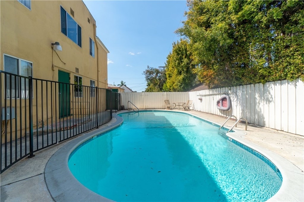 4907 Beverly Blvd. - Photo 5