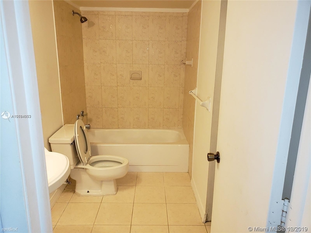 4167 Nw 90th Ave Apt 201 - Photo 3