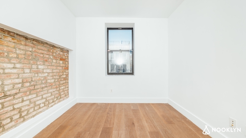 843 Dekalb Avenue - Photo 3