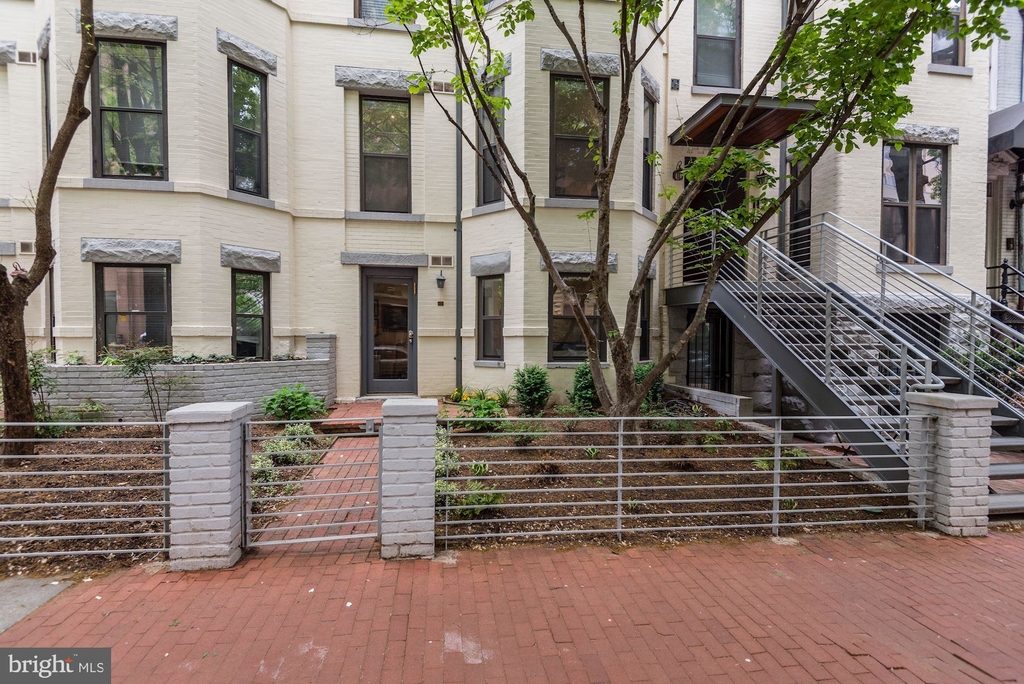 1124 25th Street Nw - Photo 0