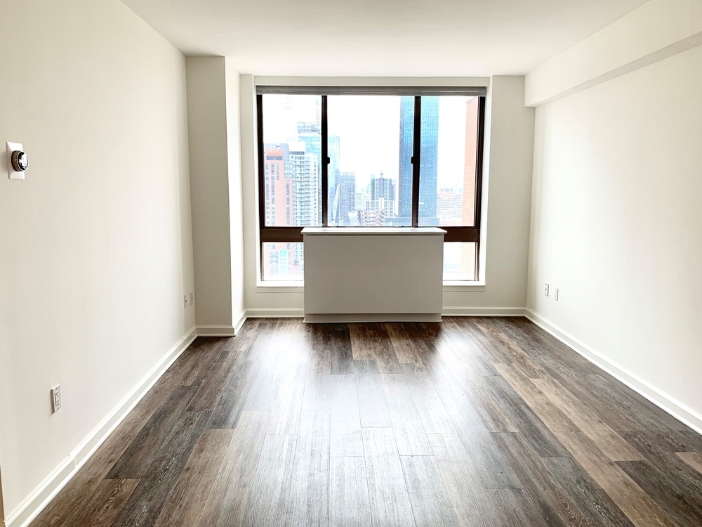 520 West 43rd Street - Photo 2