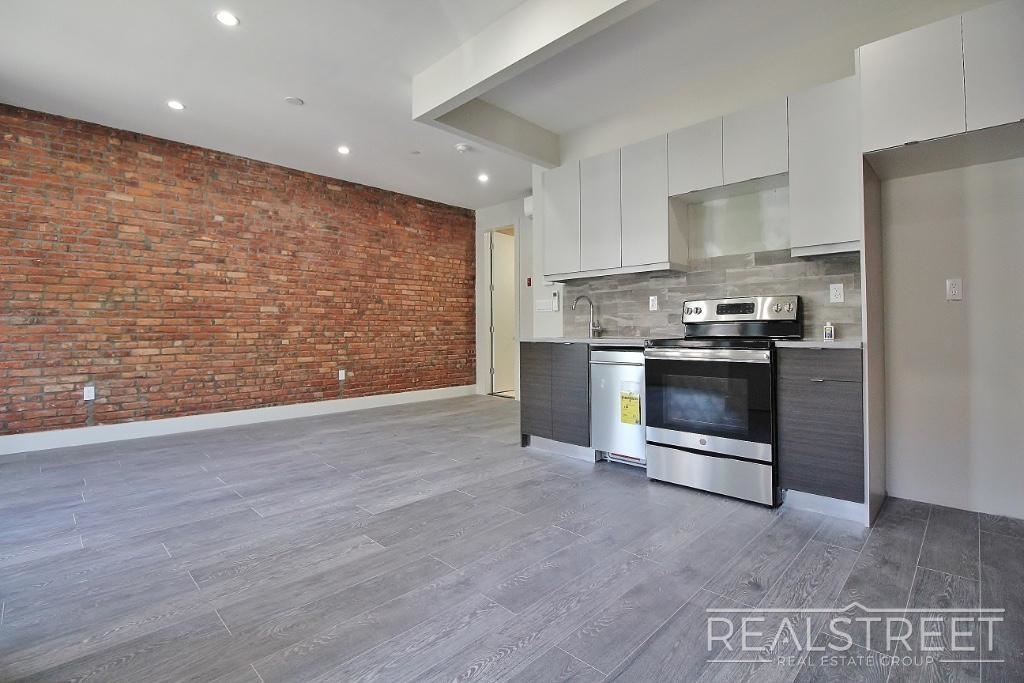 2517 Bedford Ave. - Photo 3