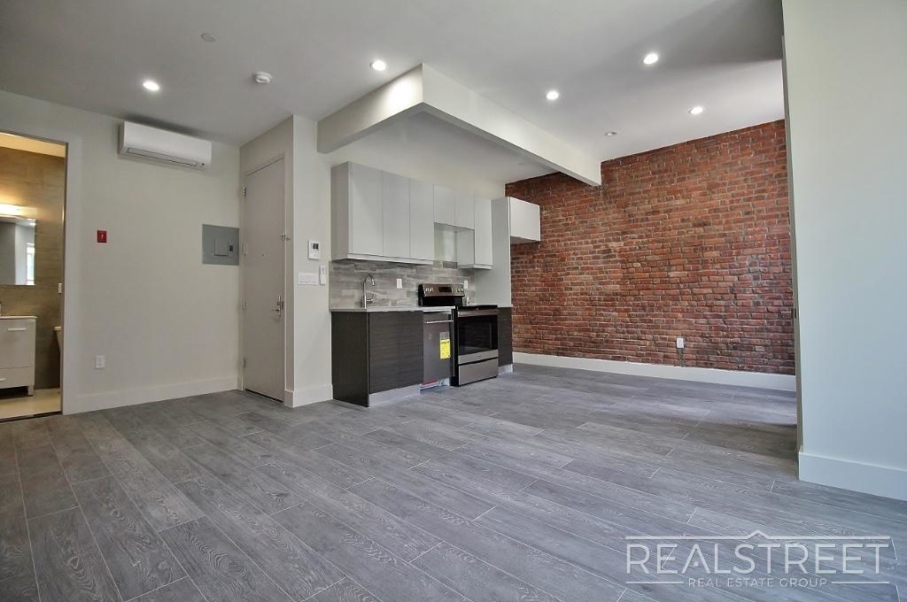 2517 Bedford Ave. - Photo 4