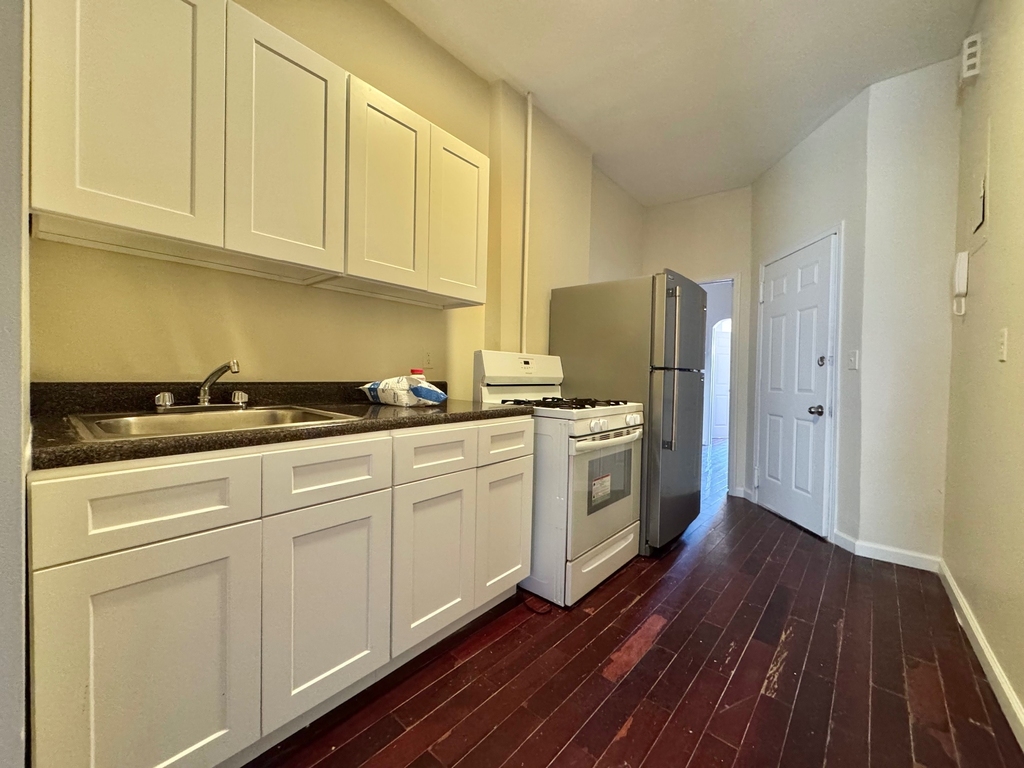 65 Wyckoff Avenue - Photo 2