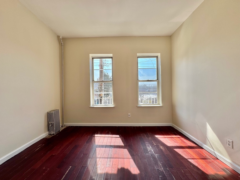 65 Wyckoff Avenue - Photo 0