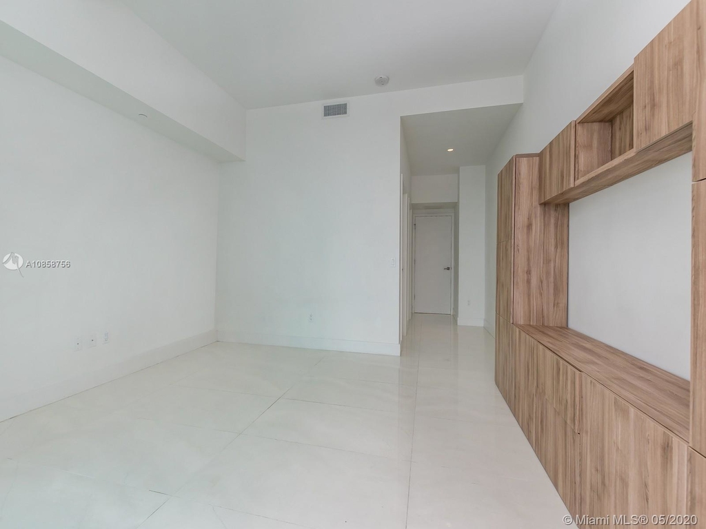 1080 Brickell Ave - Photo 13