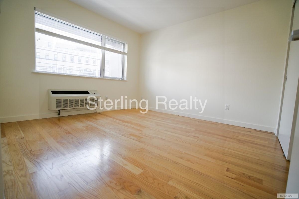 23-15 Astoria Boulevard - Photo 3