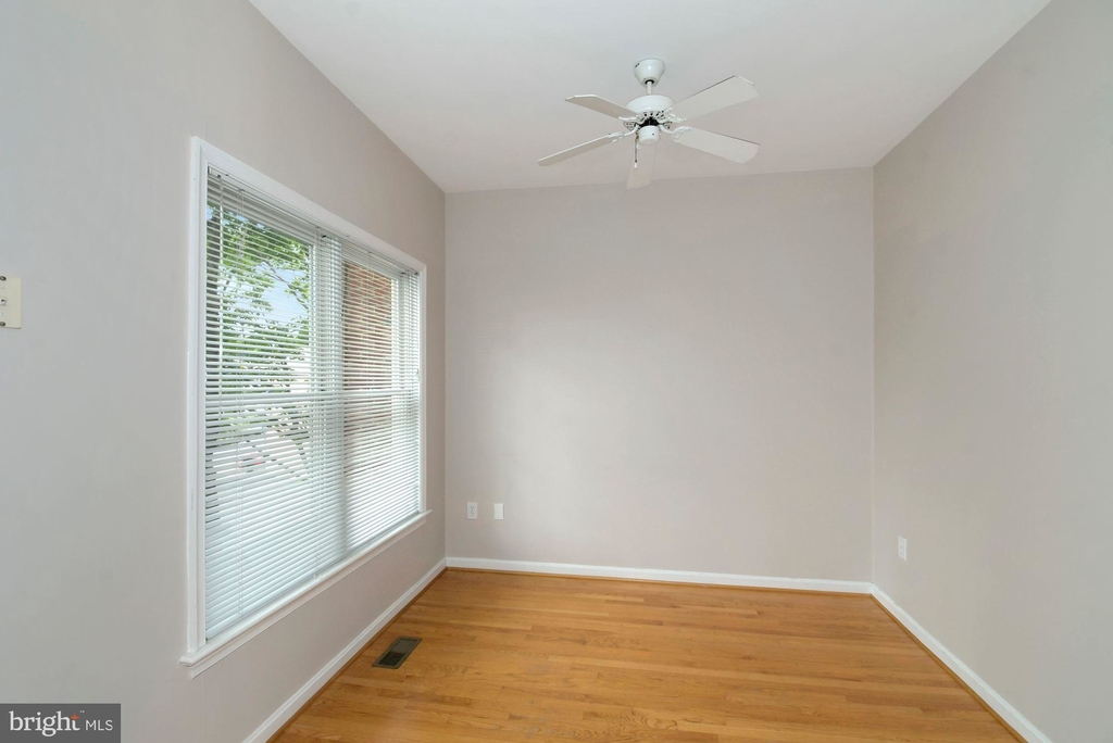 1150 N Vernon Street - Photo 6