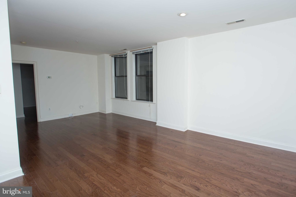 1411 Walnut Street - Photo 5