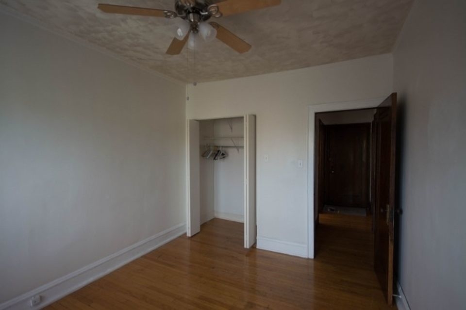 1542 Roscoe St. - Photo 2