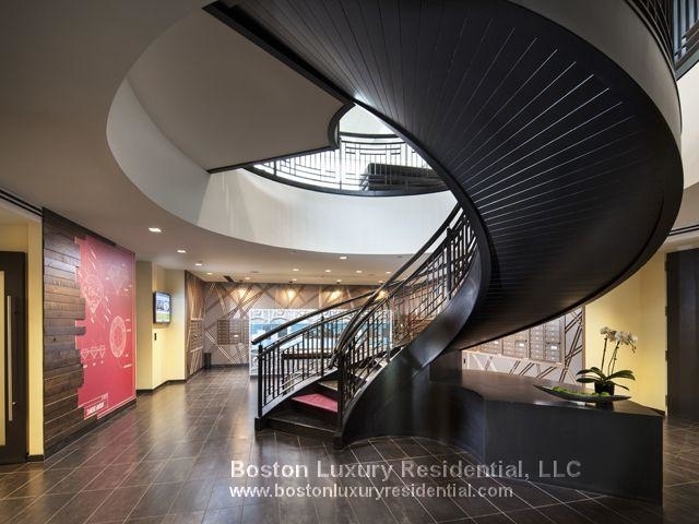 790 Boylston - Photo 2