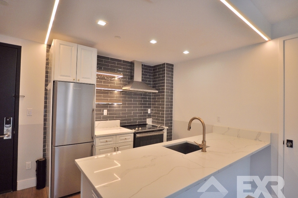 115 Stanwix - Photo 1