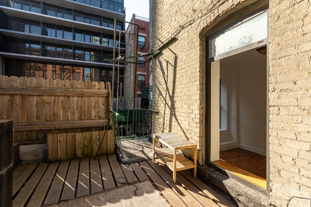 140 Orchard Street - Photo 6