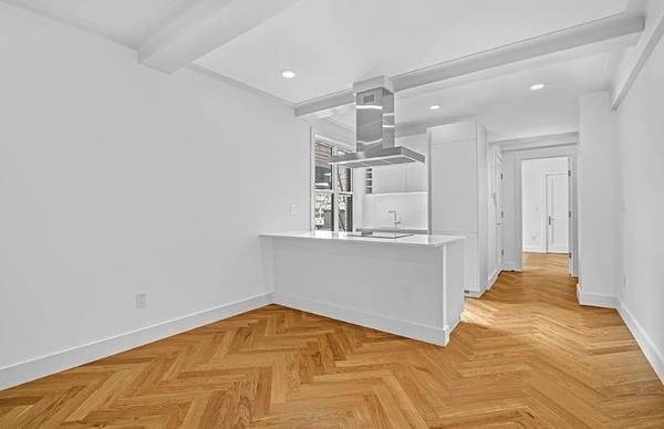 301 East 21st Street - Photo 3