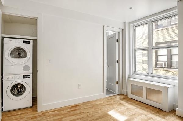 301 East 21st Street - Photo 6