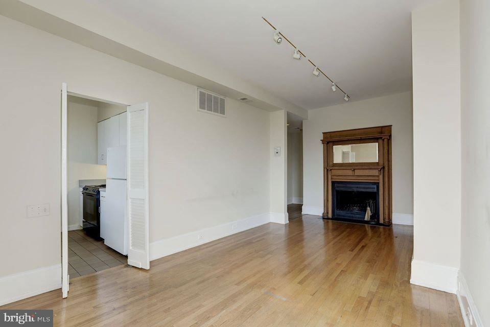 2107 S Street Nw - Photo 4