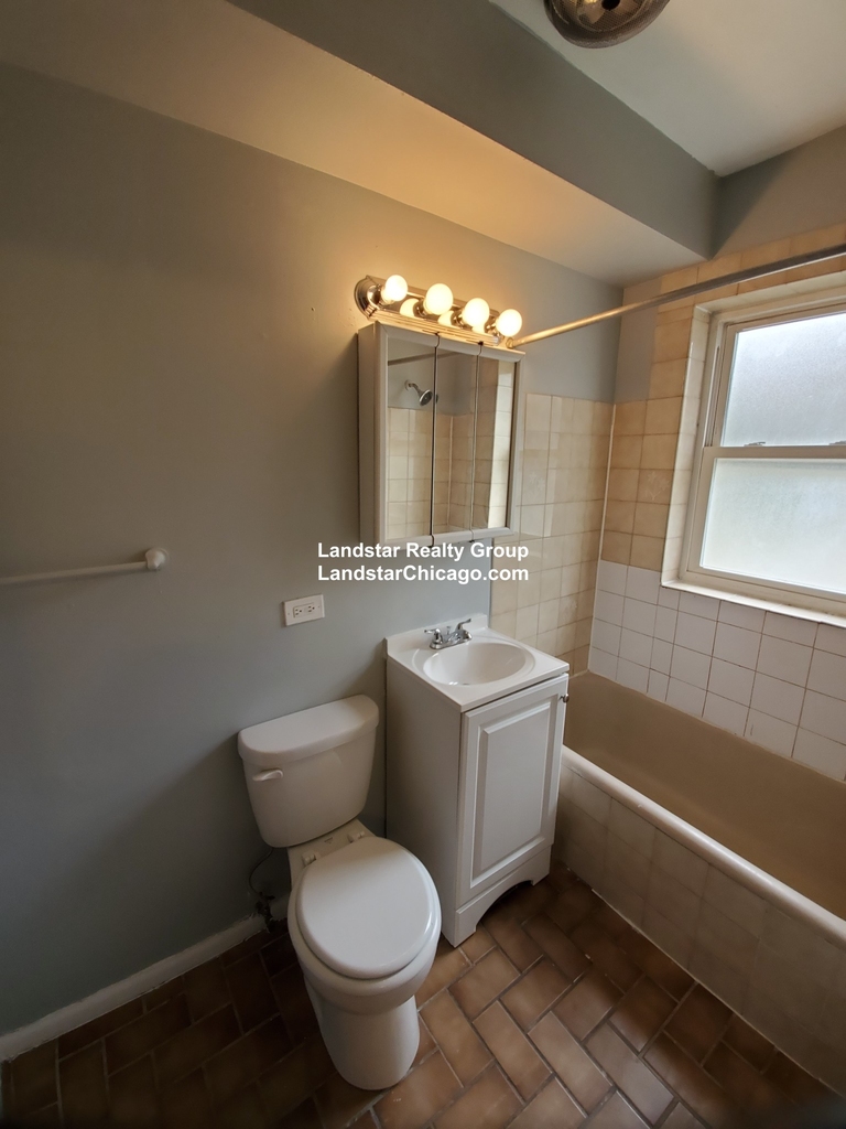 4501 North Malden - Photo 3