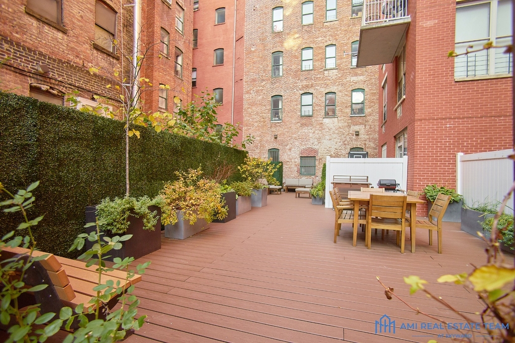 S Nicholas Ave/w119th St - Photo 15