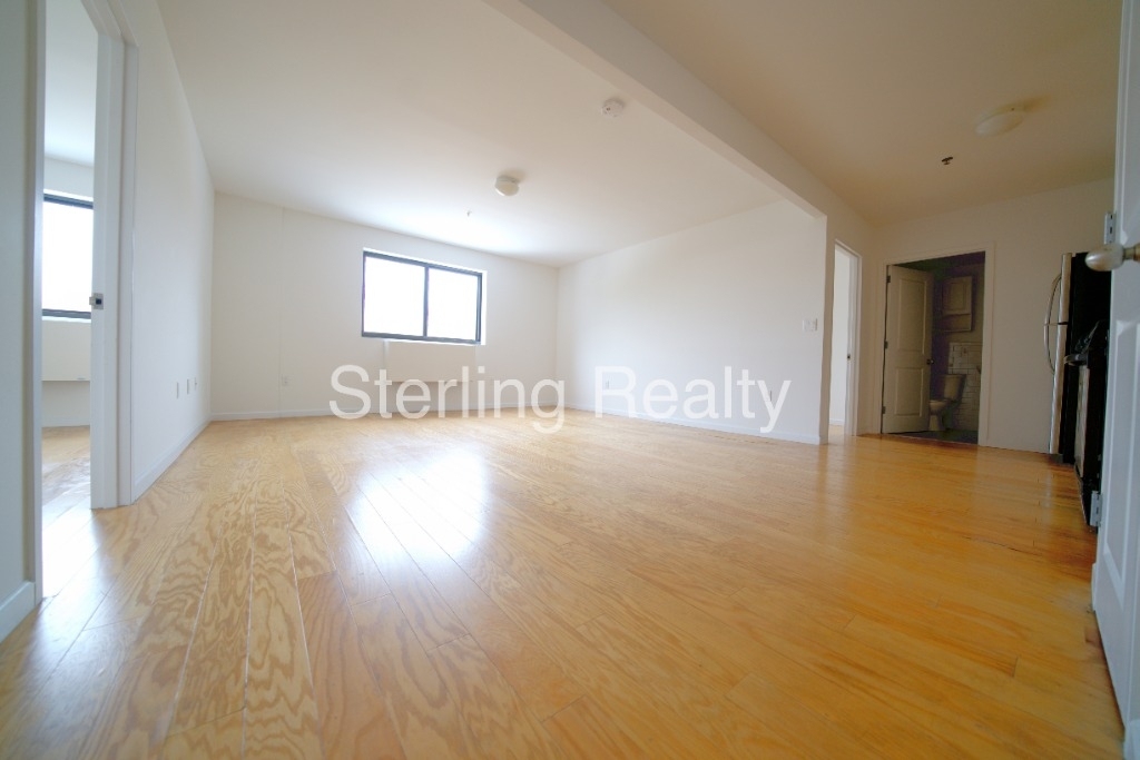 31-72 31st Street - Photo 1