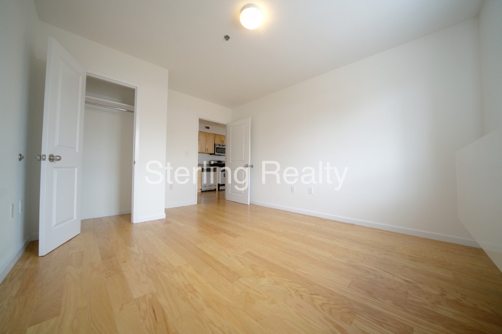 31-72 31st Street - Photo 6