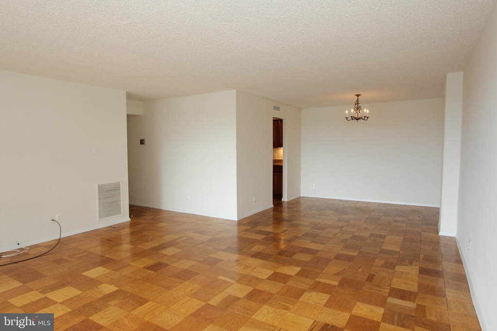 3800 Fairfax Drive - Photo 5