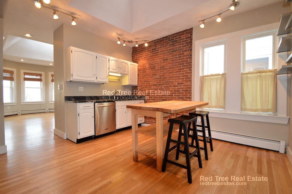 256 Hampshire St. - Photo 4