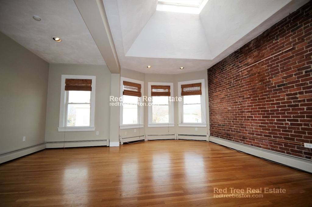 256 Hampshire St. - Photo 1