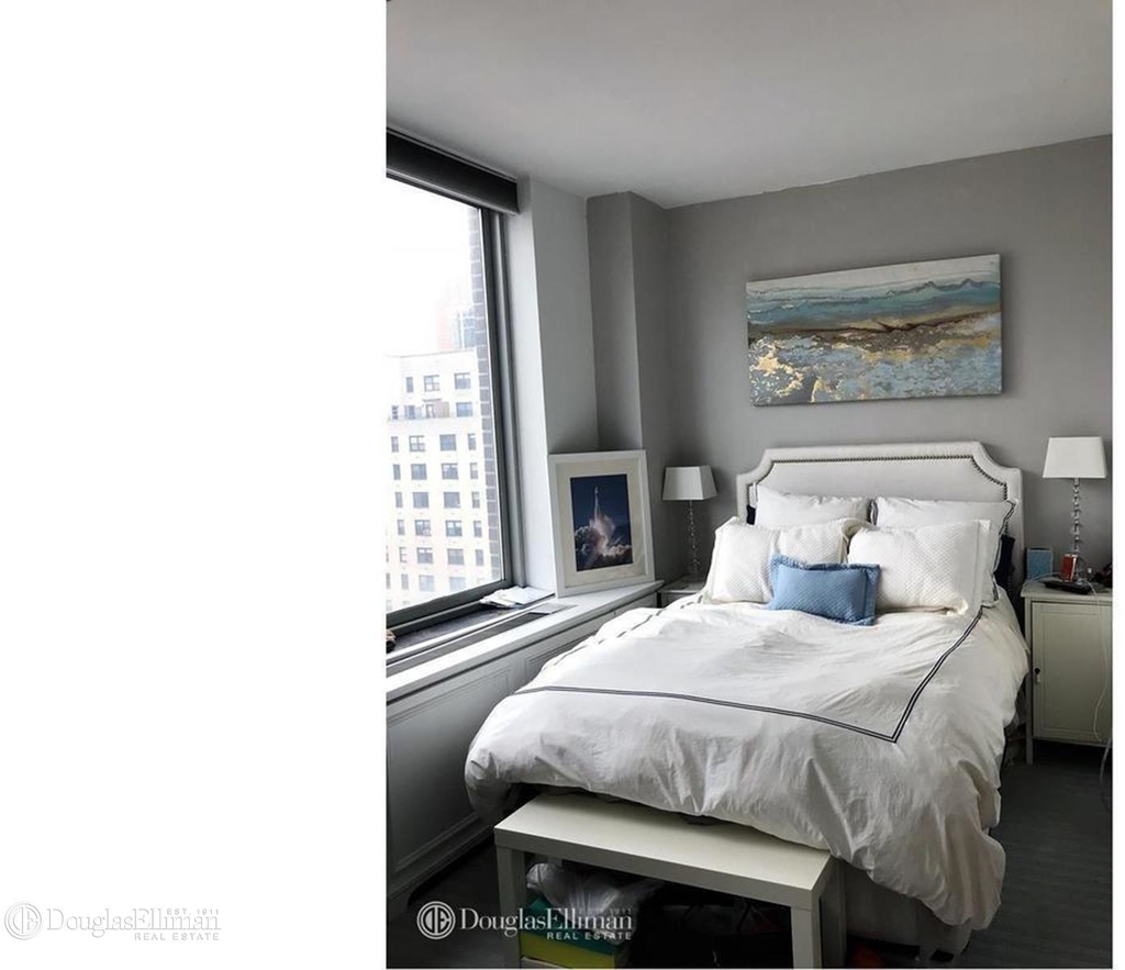 360 East 88th St - Photo 6