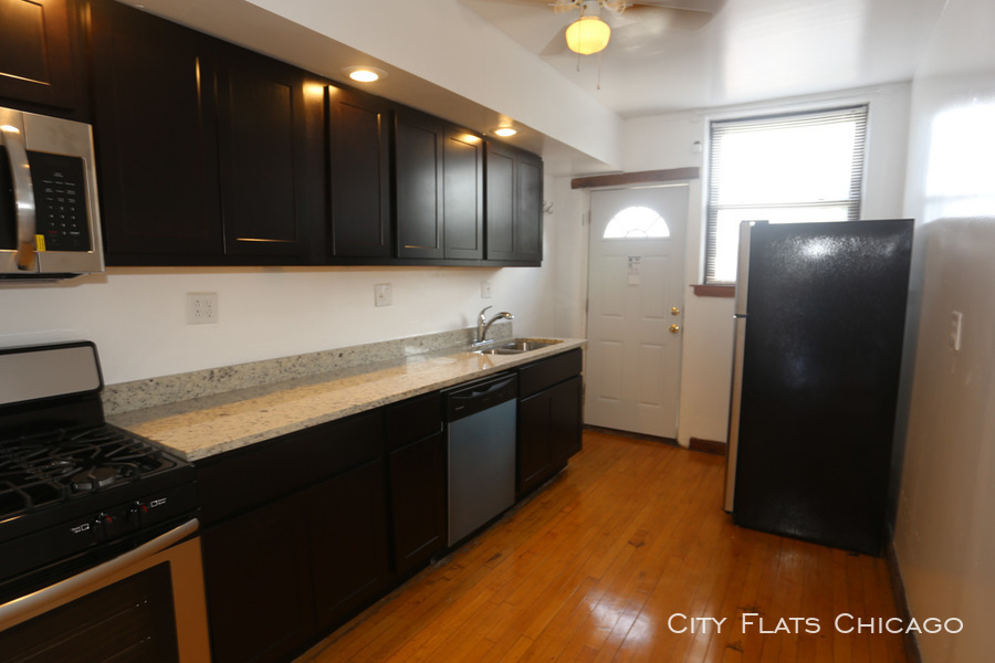 3245 N. Damen - Photo 1