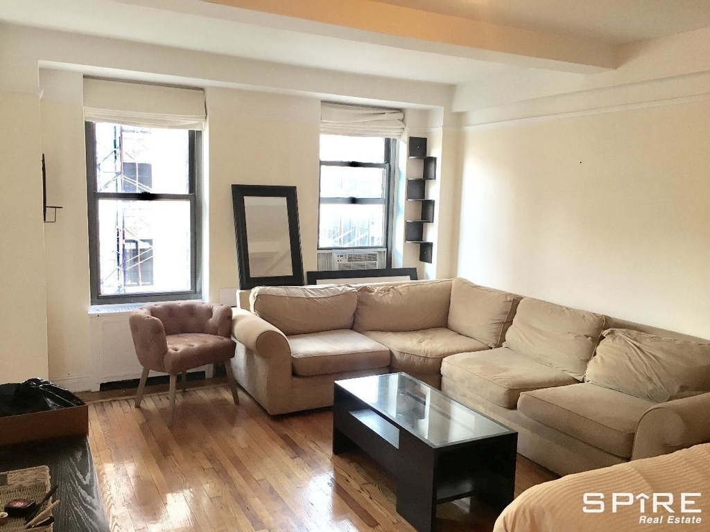 200 West 16th Street - Photo 1