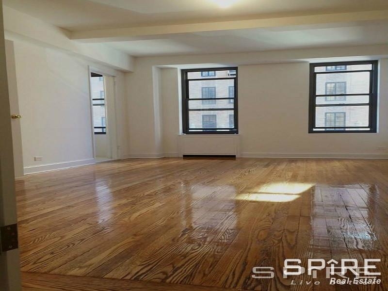 200 West 16th Street - Photo 2