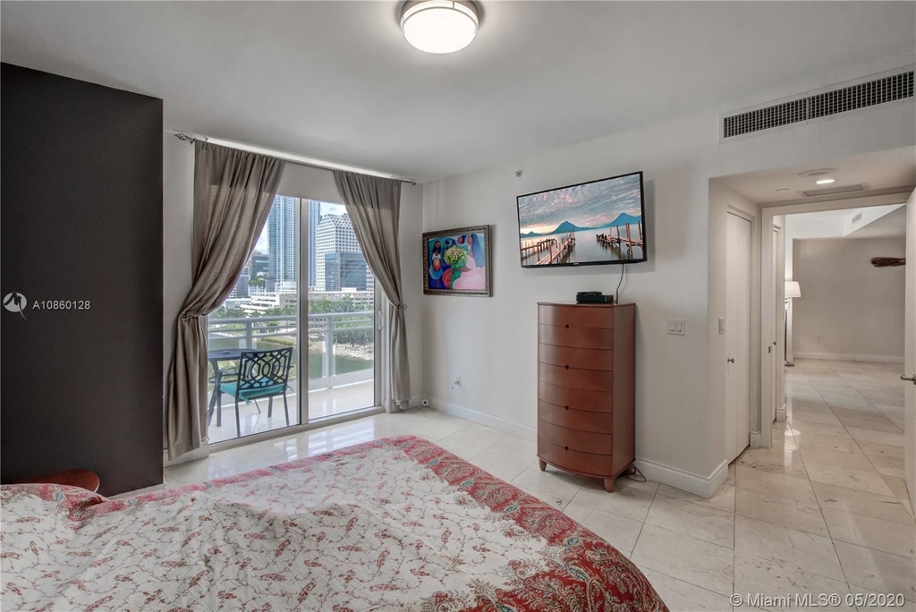 901 Brickell Key Blvd - Photo 14