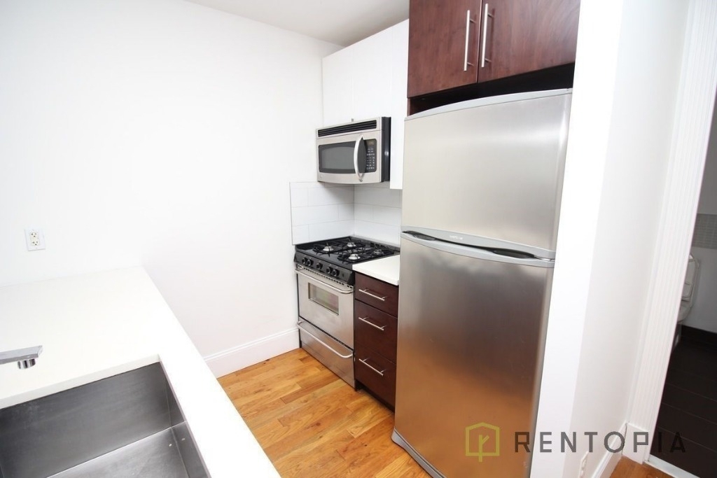 58 Bushwick Ave - Photo 2